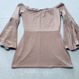 Susana Monaco Off Shoulder Bell Sleeve Top Beige Nude‎ Stretch Jersey XS